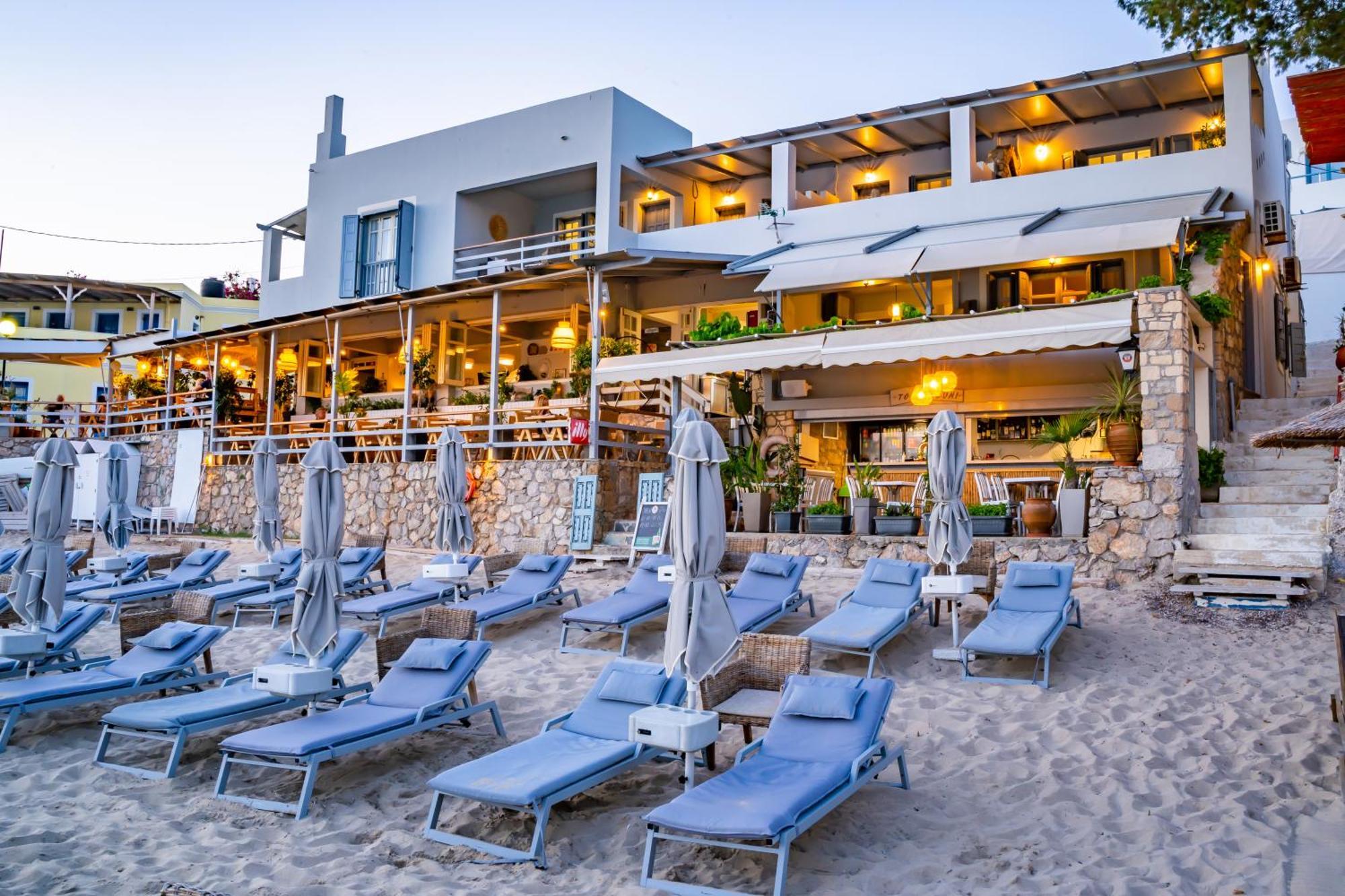 Le Grand Bleu Studios & Apartments Lefkos  Exterior foto